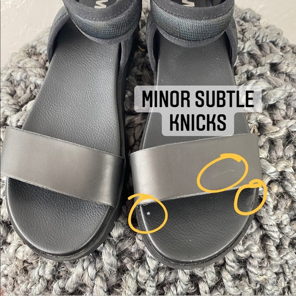 MIA Violla black/camo vegan leather platform sandal sz 7.5 - Picture 10 of 10